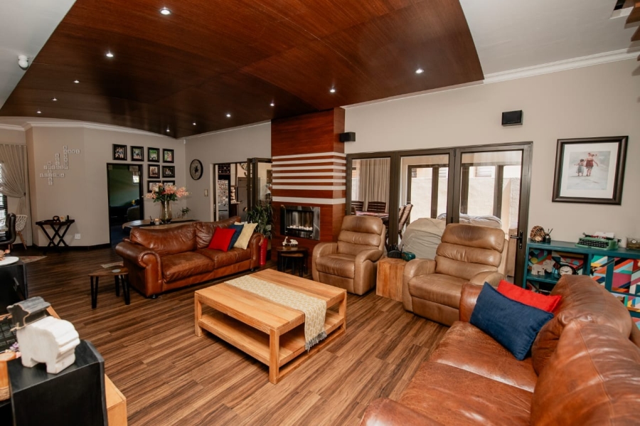 5 Bedroom Property for Sale in Baillie Park North West